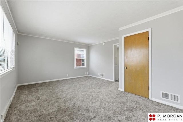 2112 S 49th Street, Omaha, NE 68106