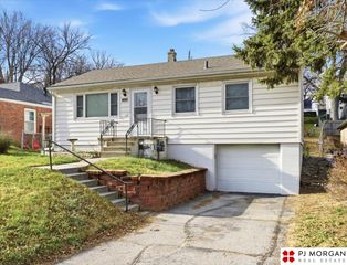 2112 S 49th Street, Omaha, NE 68106