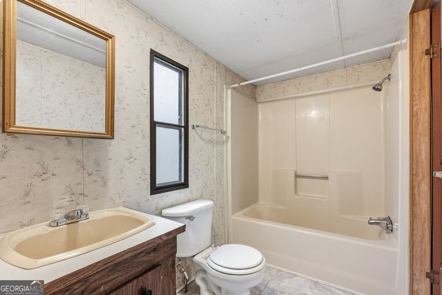 37 Fawn Drive, Juliette, GA 31046