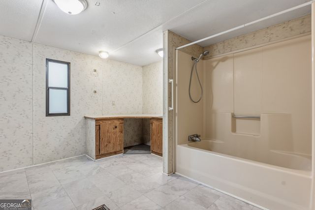 37 Fawn Drive, Juliette, GA 31046