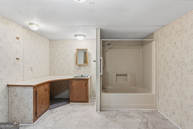 37 Fawn Drive, Juliette, GA 31046