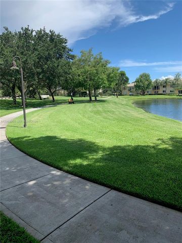 600 N Crestwood Ct N 610, Royal Palm Beach, FL 33411
