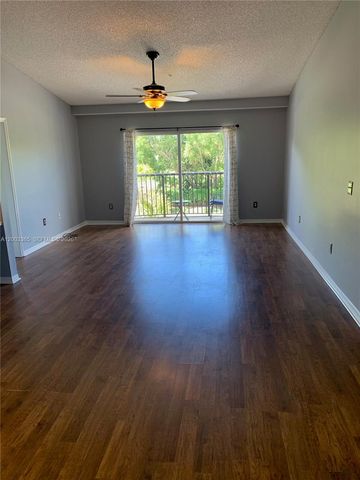 600 N Crestwood Ct N 610, Royal Palm Beach, FL 33411