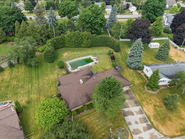 409 Vernon AVENUE, Thiensville, WI 53092