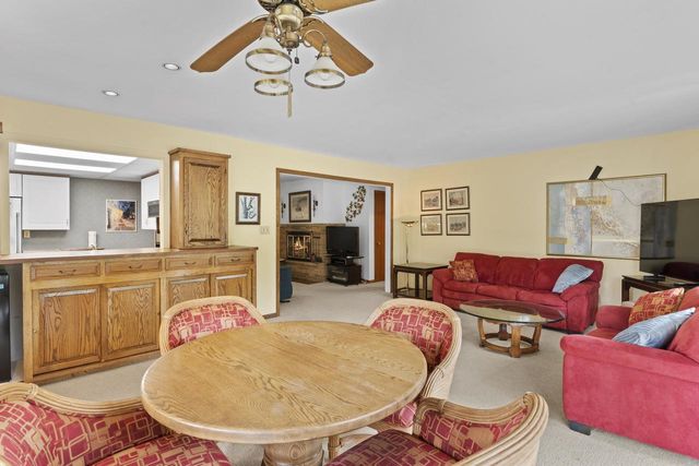409 Vernon AVENUE, Thiensville, WI 53092
