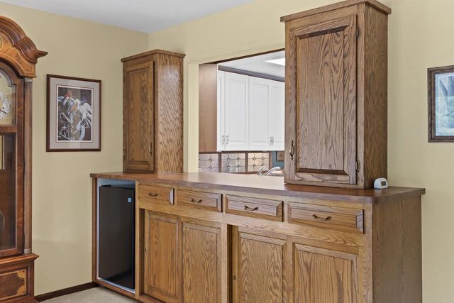 409 Vernon AVENUE, Thiensville, WI 53092