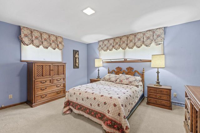 409 Vernon AVENUE, Thiensville, WI 53092
