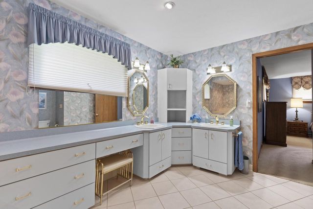 409 Vernon AVENUE, Thiensville, WI 53092