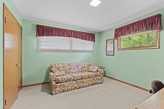 409 Vernon AVENUE, Thiensville, WI 53092