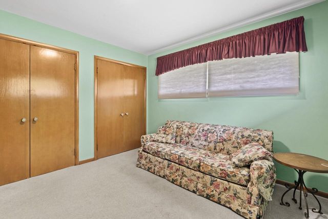 409 Vernon AVENUE, Thiensville, WI 53092