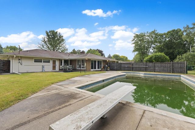 409 Vernon AVENUE, Thiensville, WI 53092