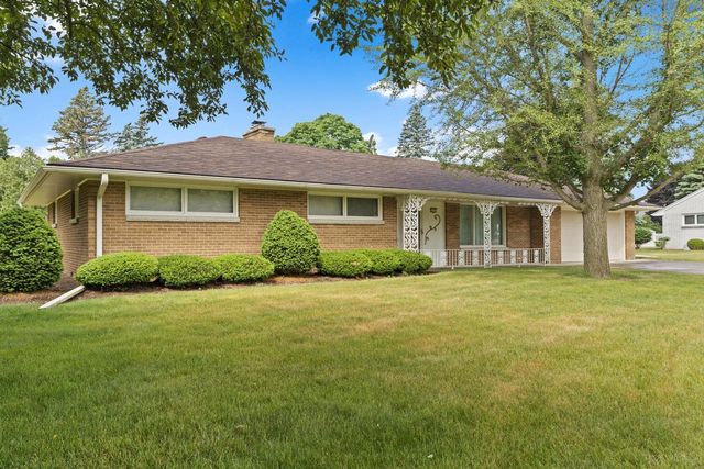 409 Vernon AVENUE, Thiensville, WI 53092