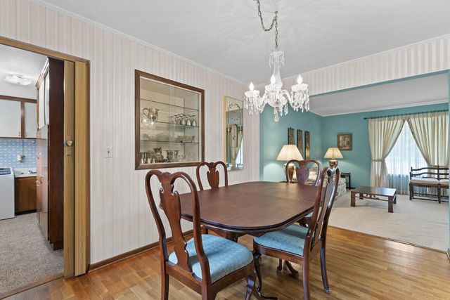 409 Vernon AVENUE, Thiensville, WI 53092