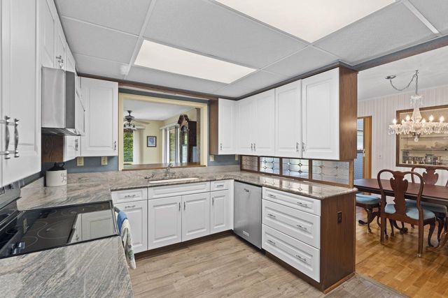 409 Vernon AVENUE, Thiensville, WI 53092