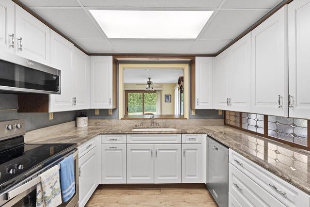 409 Vernon AVENUE, Thiensville, WI 53092
