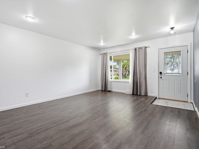 3079 Juanita Drive, Sterling Heights, MI 48310