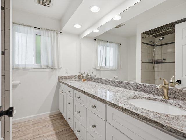 3079 Juanita Drive, Sterling Heights, MI 48310