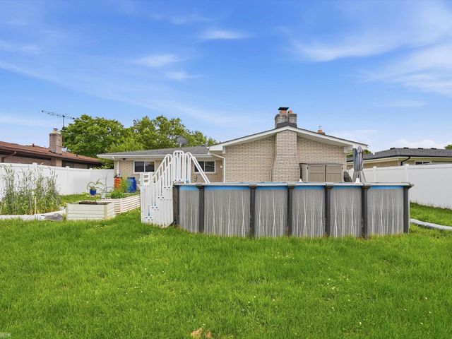 3079 Juanita Drive, Sterling Heights, MI 48310