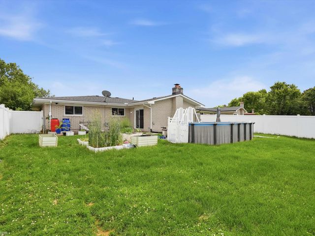 3079 Juanita Drive, Sterling Heights, MI 48310