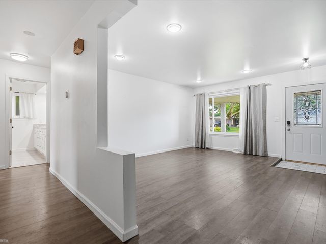 3079 Juanita Drive, Sterling Heights, MI 48310