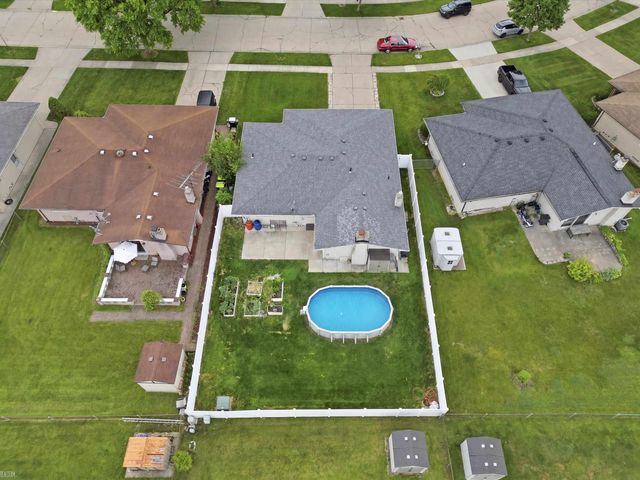 3079 Juanita Drive, Sterling Heights, MI 48310