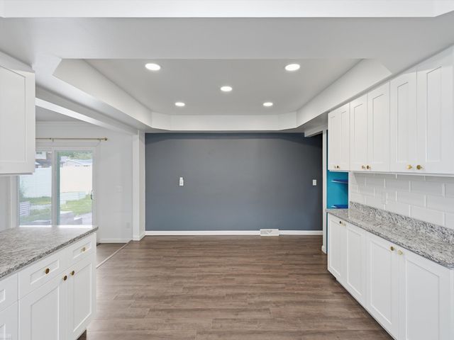 3079 Juanita Drive, Sterling Heights, MI 48310