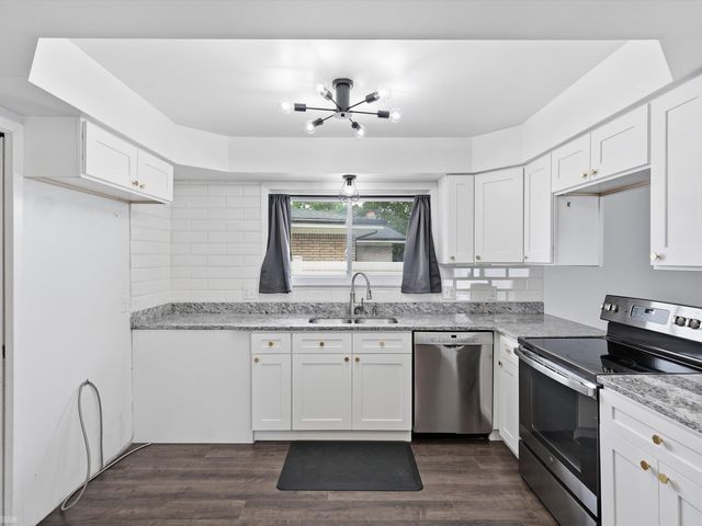 3079 Juanita Drive, Sterling Heights, MI 48310