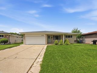 3079 Juanita Drive, Sterling Heights, MI 48310