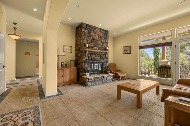 2211 Terrace View Ct, Cool, CA 95614