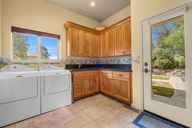 2211 Terrace View Ct, Cool, CA 95614