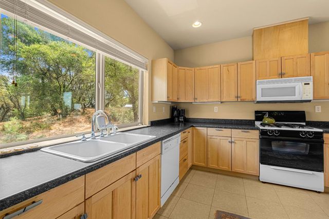 2211 Terrace View Ct, Cool, CA 95614