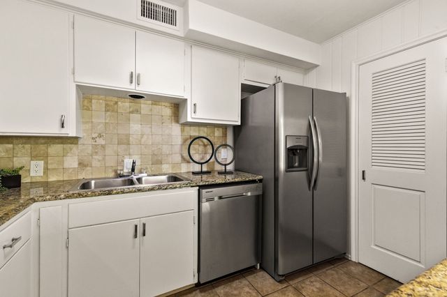 6131 Bandera Avenue A, Dallas, TX 75225