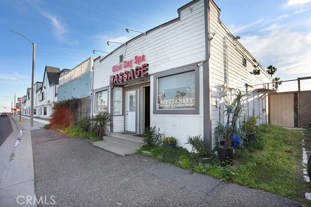 17181 Pacific Coast, Huntington Beach, CA 92649