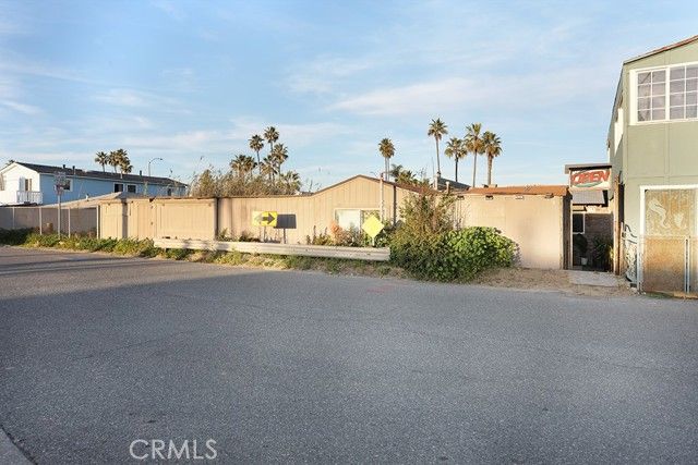 17181 Pacific Coast, Huntington Beach, CA 92649