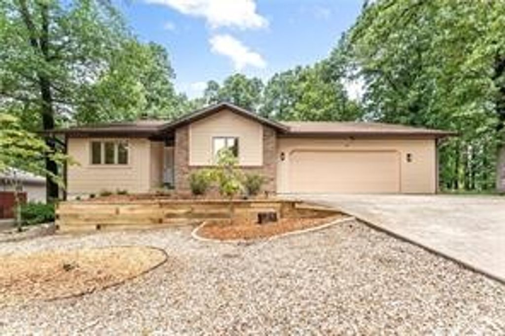 6 Campbell Lane, Bella Vista, AR 72715