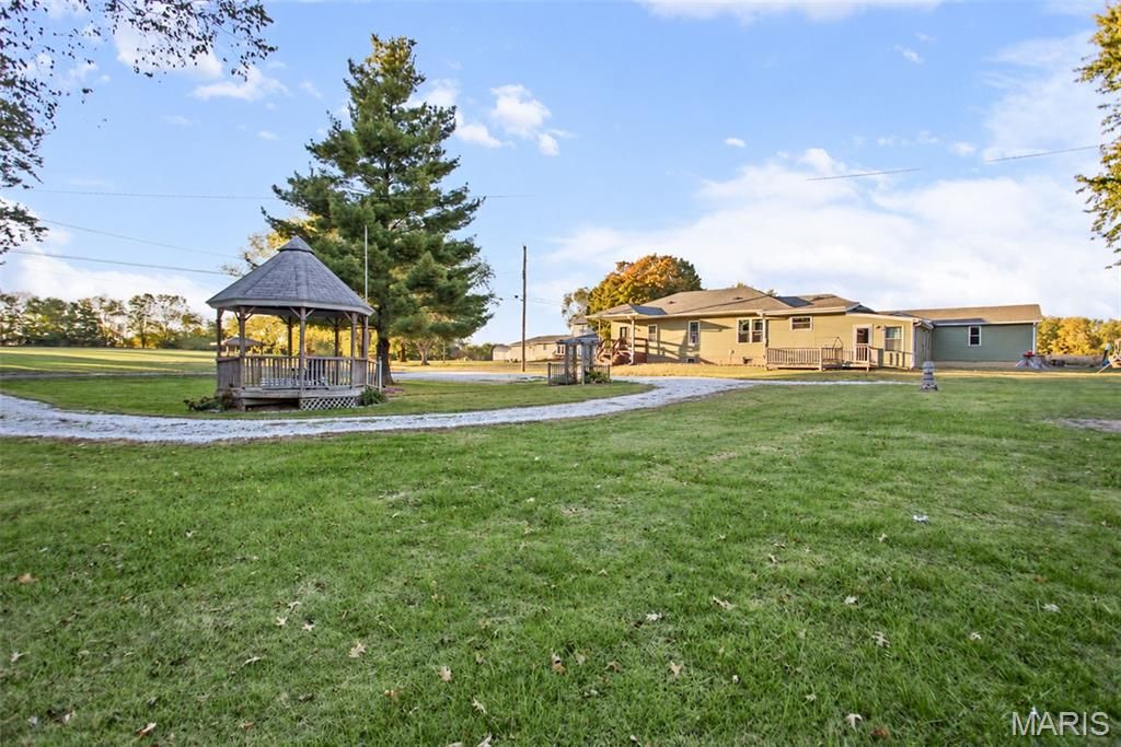 Image 1 of property listing at 1 N Cobb Street, Roodhouse, IL 62082