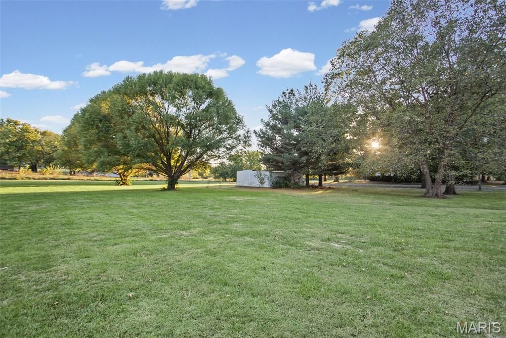 Image 16 of property listing at 1 N Cobb Street, Roodhouse, IL 62082