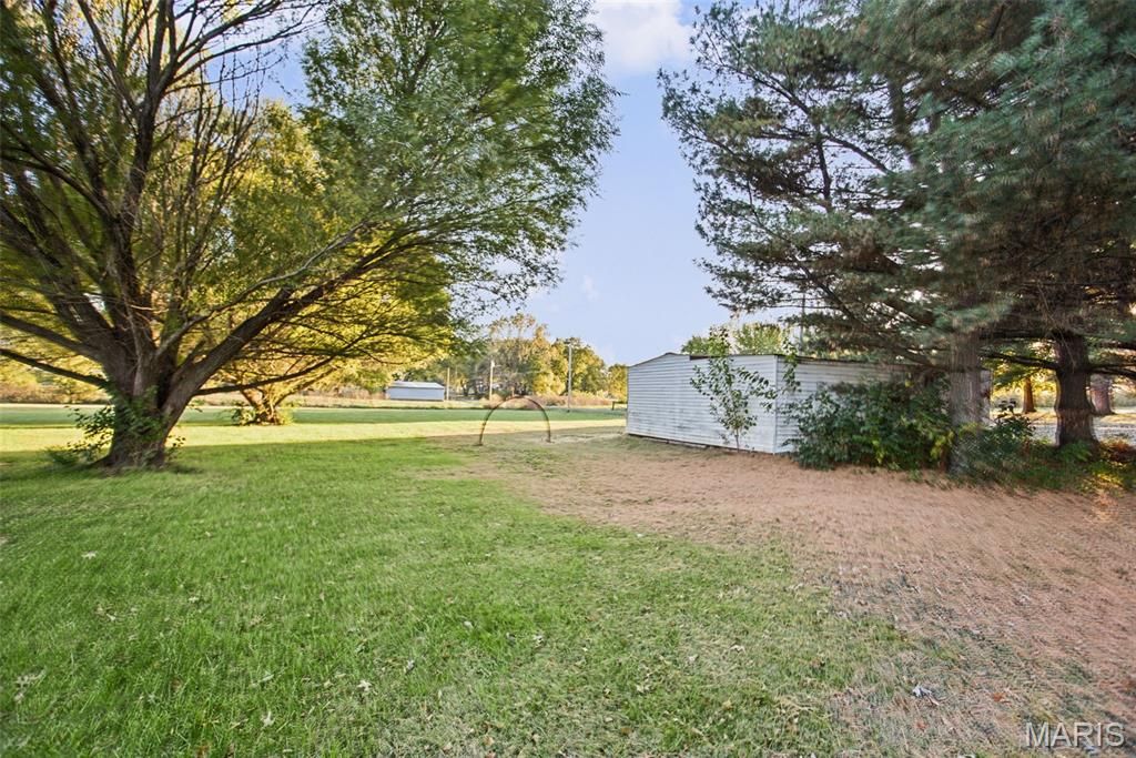 Image 17 of property listing at 1 N Cobb Street, Roodhouse, IL 62082