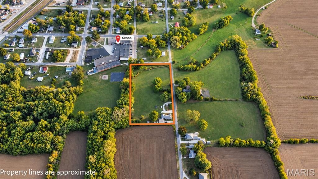 Image 67 of property listing at 1 N Cobb Street, Roodhouse, IL 62082