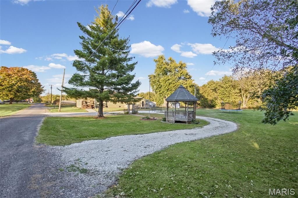 Image 8 of property listing at 1 N Cobb Street, Roodhouse, IL 62082
