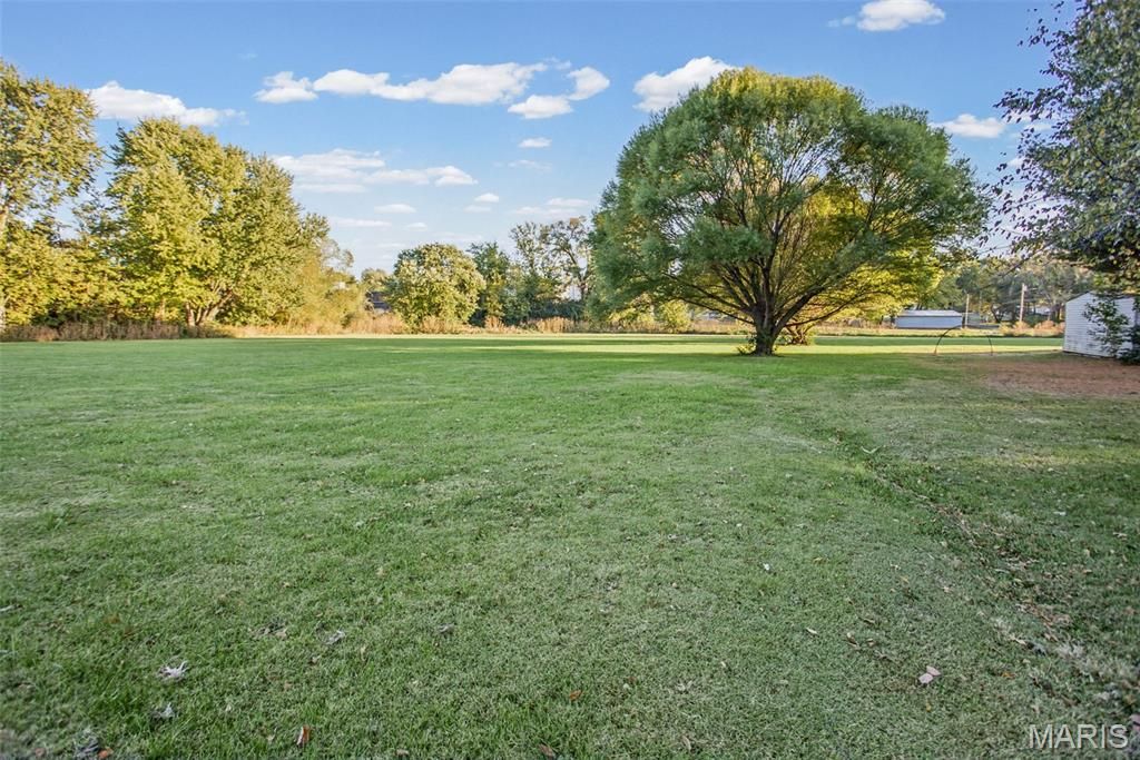 Image 10 of property listing at 1 N Cobb Street, Roodhouse, IL 62082