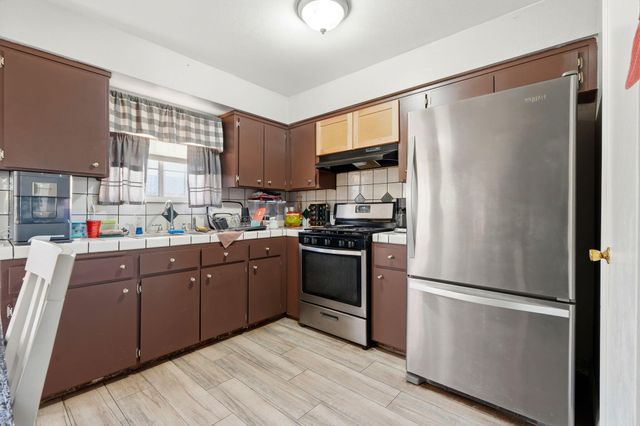 13069 Quinto Court, Cutler, CA 93615