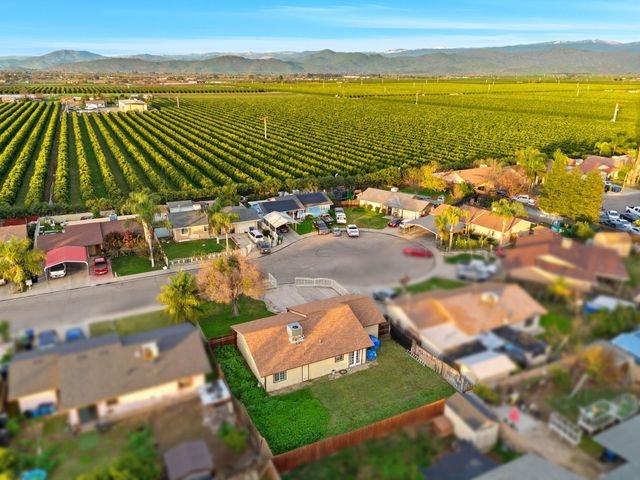 13069 Quinto Court, Cutler, CA 93615