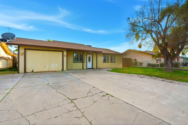 13069 Quinto Court, Cutler, CA 93615