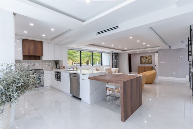 5601 N Ocean Dr, Hollywood, FL 33019