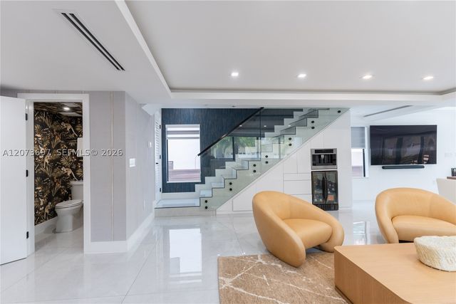 5601 N Ocean Dr, Hollywood, FL 33019