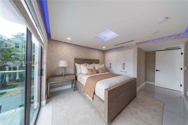 5601 N Ocean Dr, Hollywood, FL 33019