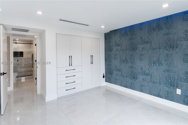5601 N Ocean Dr, Hollywood, FL 33019