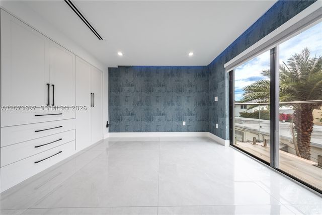 5601 N Ocean Dr, Hollywood, FL 33019
