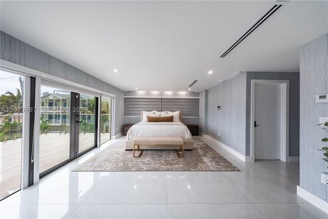 5601 N Ocean Dr, Hollywood, FL 33019